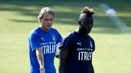 Roberto Mancini dan Mario Balotelli (sumber : wartakota.tribunnews.com)