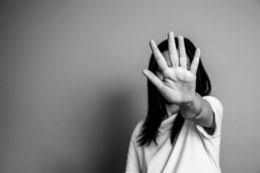 Korban kekerasan seksual bisa mengalami trauma yang panjang. | Sumber foto: discoverymood.com