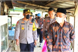 Kapolres Aceh Tengah AKBP Nurochman Nulhakim SiK MH, Jum at 19/11/21 Gelar Aksi Giat Kemanusian Dalam program Jum'at Barokah Polres Aceh Tengah. edito