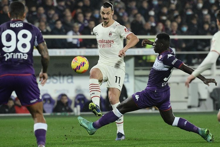 Zlatan Ibramovic menjadi pemain kunci AC Milan pada musim ini. Foto: AFP/Filipo Montefortte via Kompas.com