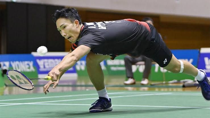 Momota sempat cedera di semifinal French Open 2021 karena keletihan/ BWFbadminton.com