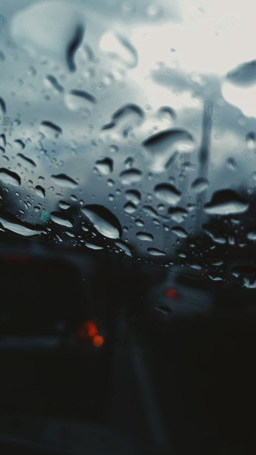 Gambar Hujan dan jalan oleh Mada Riyanhadi