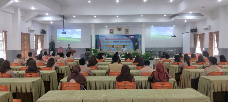 Pelatihan literasi Komed Goes To School di aula SMA N 1 Medan (dokumentasi Komed/Sihar)