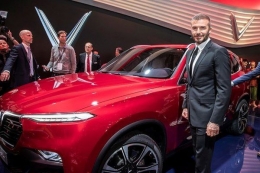 David Beckham sebagai duta Vinfast di ajang Paris Motor Show 2018, Sumber: Reuters via bisnis.com