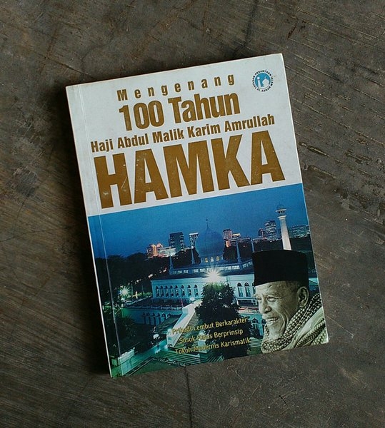 Buku Mengenang 100 Tahun Buya Hamka (Sumber: Toko Balzac, Bukalapak) 
