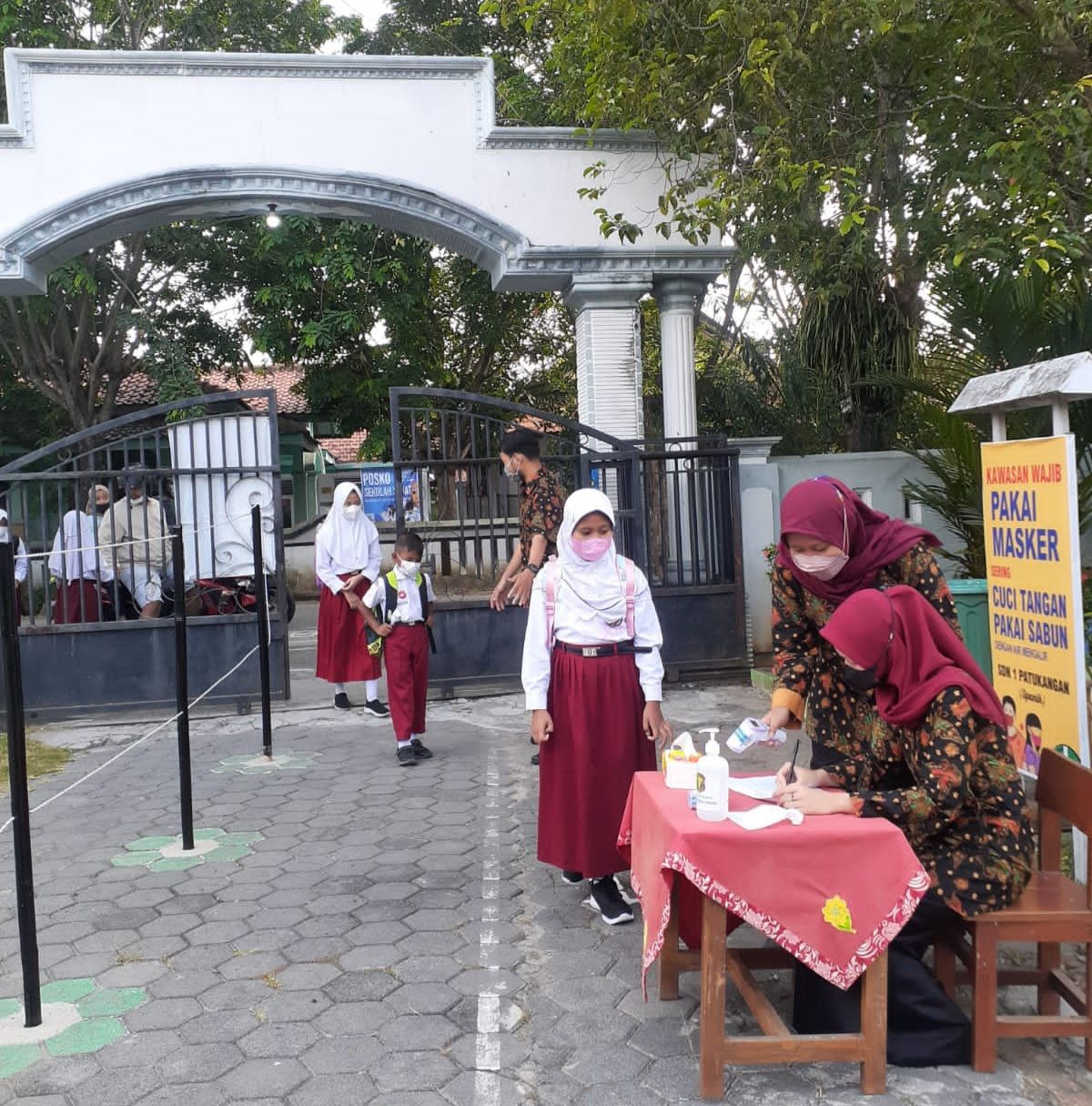 Pelaksanaan Pembelajaran Tatap Muka Terbatas Di Tingkat SD Serta ...