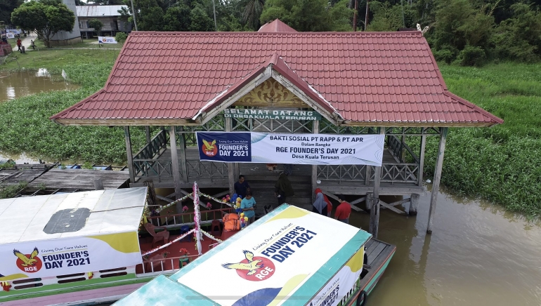 Bidak-bidak yang memeriahkan kegiatan Founder's Day di Desa Kuala Terusan/dokpri