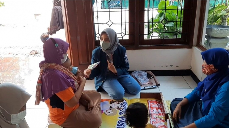 Sosialisasi dan edukasi kepada ibu-ibu baduta melalui posyandu/dokumentasi pribadi