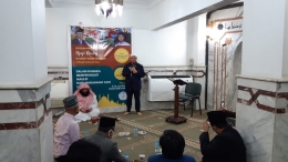 keterangan foto: saat Ustadz Yusuf Mansur memberikan ceramahnya/ngaji di hadapan anak Sekolah Indonesia - Cairo, Cairo, Mesir/Koleksi pribadi