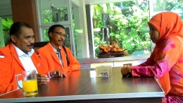 Pimpinan Kokpit Batista Sufa Kefi (kr) dan Sekretaris Natalino Monteiro (Kn) bertemu dgn Mensos Khofifah di Batu, Malang, Jatim.  Dok : viva co.id