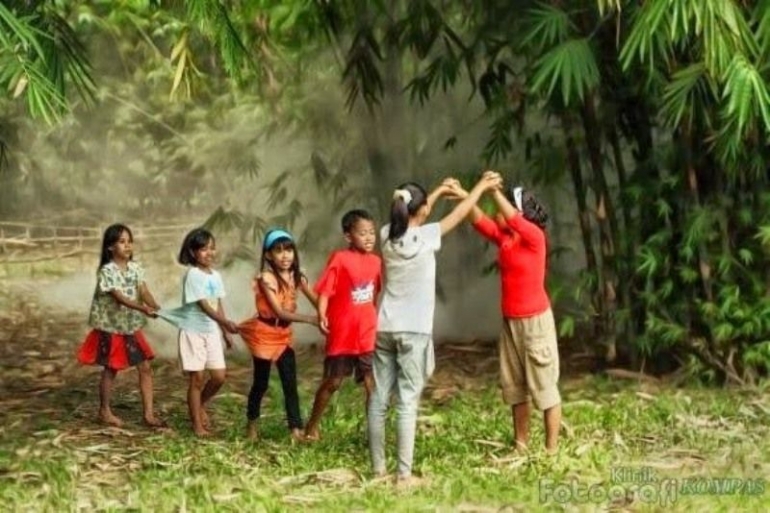 Permainan Ular Naga (Foto: permainan-tradisional.com)