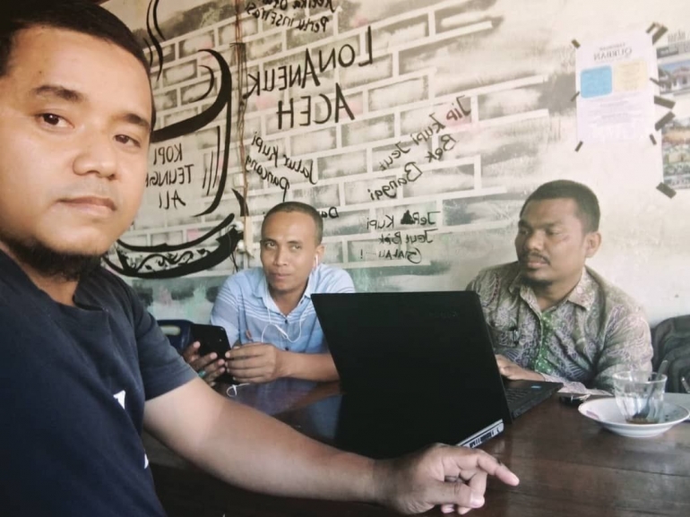 Pendamping Desa Sedang Mengikuti Zoom Meeting terkait pendaftaran BUMDES di Kemenkumham | dokpri