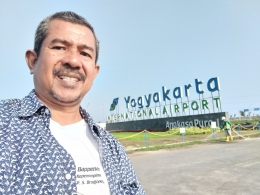 Isson Khairul di Bandara Yogyakarta International Airport (YIA). Foto: Isson Khairul