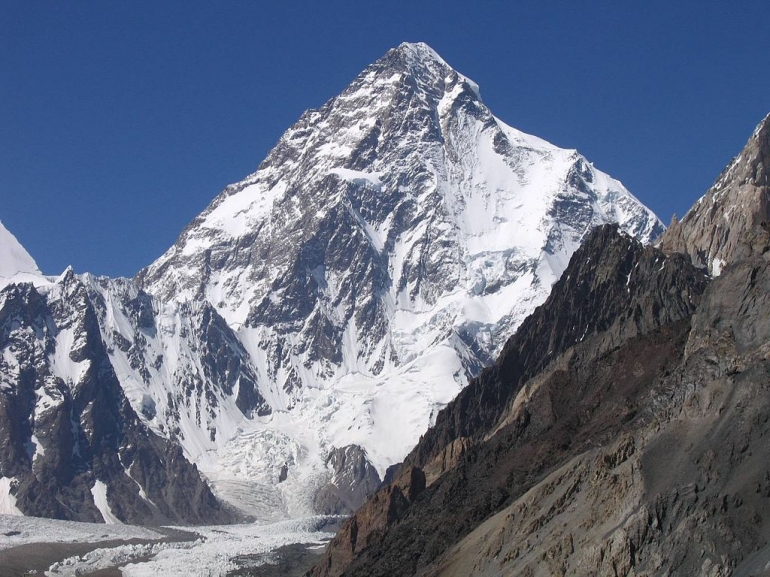 Gunung K2, salah satu gunung yang paling banyak memakan korban jiwa. Sumber gambar: wikimedia.org/Svy123
