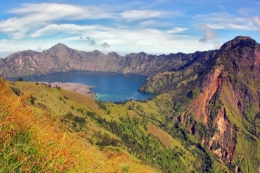 Gunung Rinjani dan Danau Segara Anak di Lombok NTB (Dok. Pri)