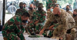Tentara Amerika Serikat dan Indonesia mengikuti latihan perang Perisai Garuda 2021. | Sumber: Kedutaan Besar Amerika Serikat Jakarta
