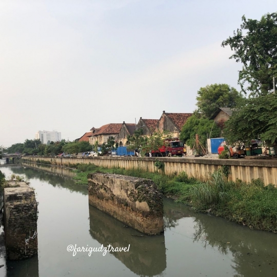 Sisa reruntuhan  Station Batavia Noord. Foto : koleksi pribadi