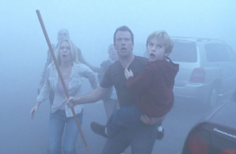 The Mist adalah film bergenre horror-thriller yang dibintangi oleh Thomas Jane, Marcia Gay Harden, Laurie Holden, serta Andre Braugher. Sumber: IMDB