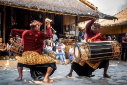 Pertunjukan Gendang Beleq di Desa Sade, Lombok Tengah. (Foto: shutterstock / farizun amrod saad)