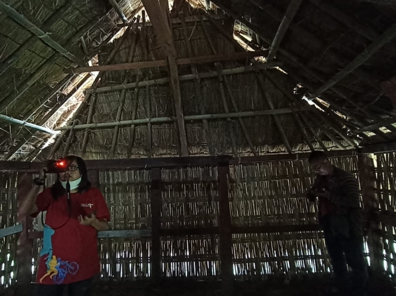 Isi dalam rumah di Dusun Beleq (dokumentasi pribadi)