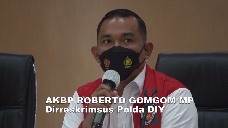 Dirreskrimsus Polda DIY, AKBP Roberto Gomgom Manorang Pasaribu. Siskaeee di 2020-2021, bikin 2.000 video dan 3.700 gambar. Foto: Didik Wiratmo