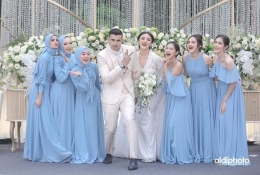 Ilustrasi Image foto gaya bebas di acara pernikahan|dok. instagram.com/aldiphoto, dimuat beautynesia.id