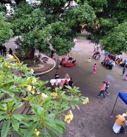 Suasana di halaman wisata Lawang Sewu, Semarang, Jawa Tengah