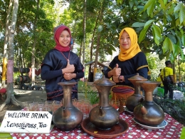 Sambutan ramah dengan welcome drink LGT UNO. (Foto:Facebook Desa Wisata Bilebante Lombok)