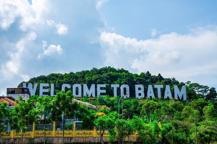 Tempat wisata di Batam bertuliskan Welcome To Batam.(SHUTTERSTOCK / Nuttsue)