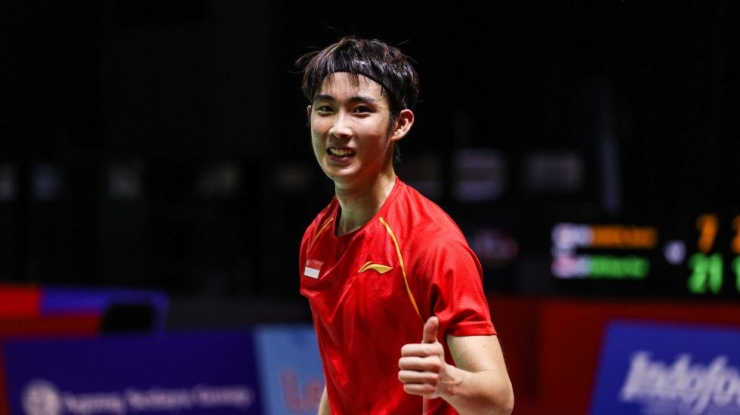 ITunggal putra Singapura, Loh Kean Yew (24 tahun), tampil overpower di Kejuaraan Dunia 2021. Dia lolos ke perempat final/BWF