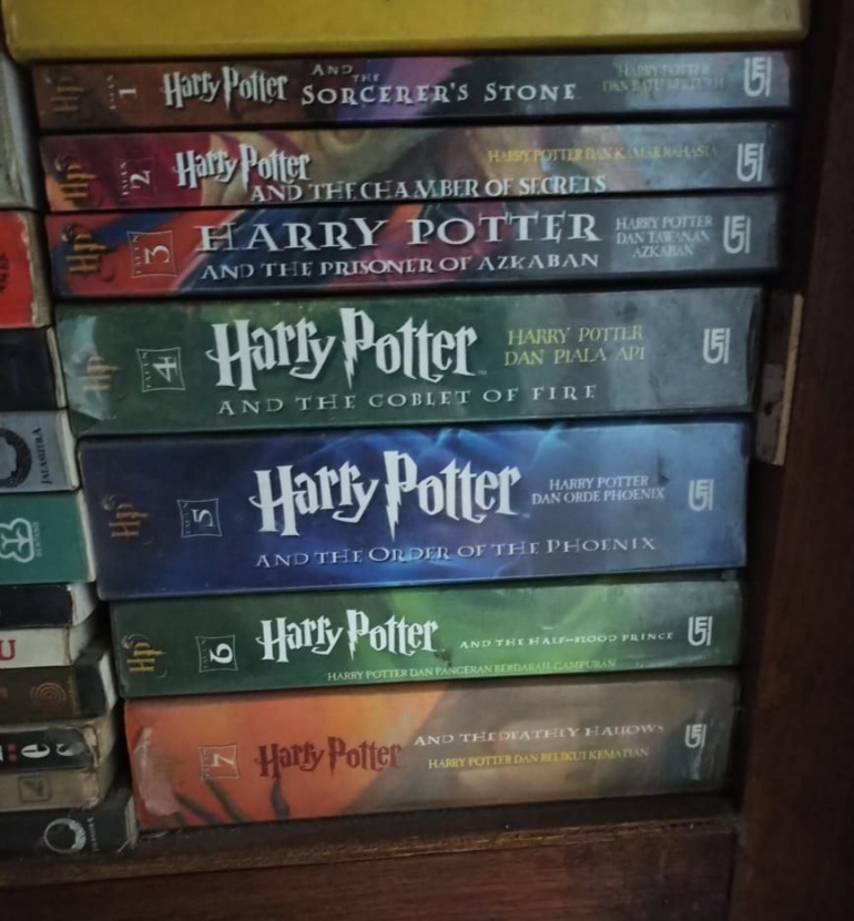 Koleksi novel Harry Potter|Dokumen Pribadi