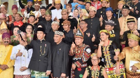 Identitas Nasional: Pengertian, Jenis, Dan Fungsi Terhadap Cinta Tanah ...