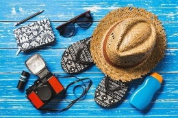 Ilustrasi perlengkapan untuk liburan. (Dok.Shutterstock via kompas.com)