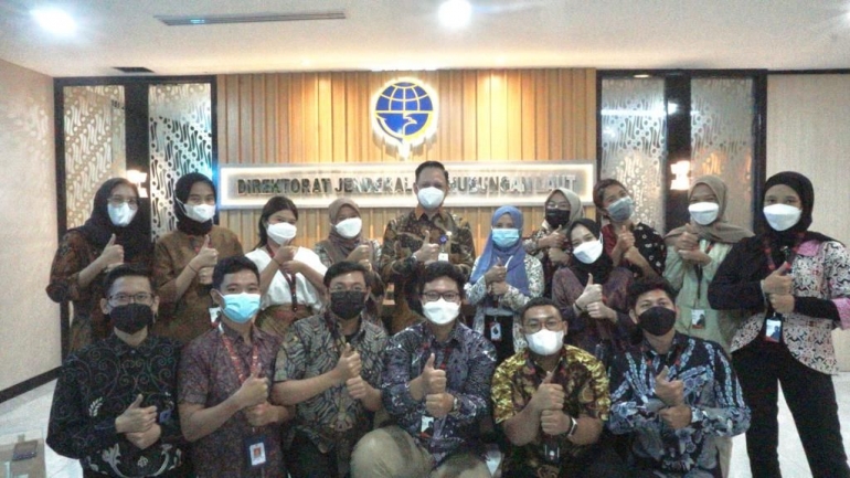 PERHUMAS Muda Jakarta Raya dan perwakilan PERHUMAS Muda lainnya saat visitasi ke Direktorat Jenderal Perhubungan Laut Kementerian Perhubungan