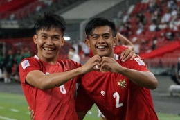Witan Sulaeman dan Pratama Arhan sedang berslebrasi merayakan gol ke gawang Malaysia (Foto Antara/Humas PSSI via Kompas.com)
