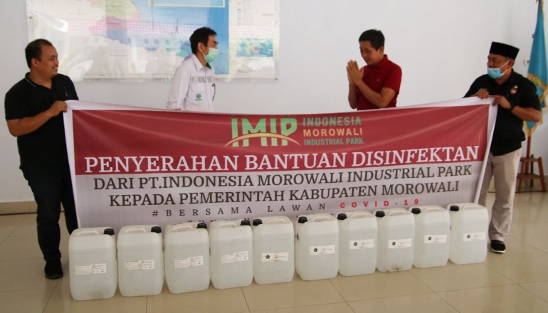Bantuan cairan disinfektan yang diberikan IMIP untuk Kabupaten Morowali. Sumber foto: metrosulawesi.id