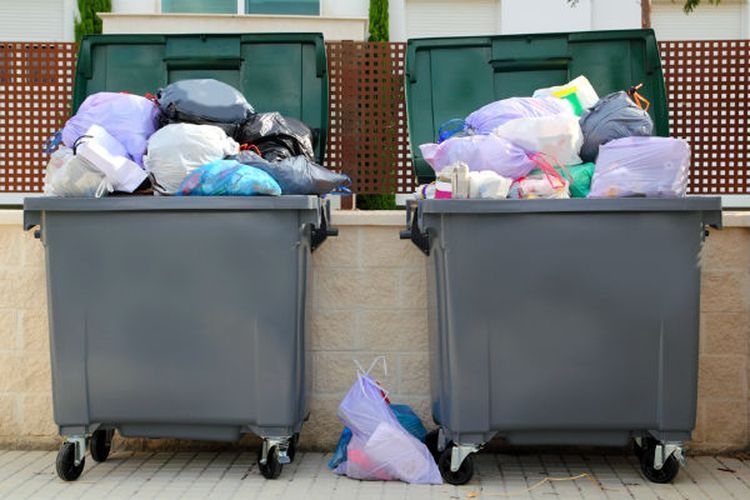 ilustrasi keranjang sampah di rumah. (sumber via THE LOCAL/kompas.com)