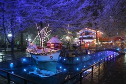 Tradisi unik warga Yunani dalam merayakan Natal adalah dengan mendekorasi perahu (visitgreece.gr) 