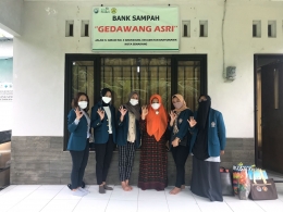 Kegiatan KKN Tematik Exovillage kelompok kelurahan Gedawang sedang berkunjung ke Bank Sampah Induk Kelurahan Gedawang (dokpri)