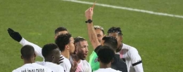 Sergio Ramos saat diberi kartu merah | Sumber foto: via ESPN