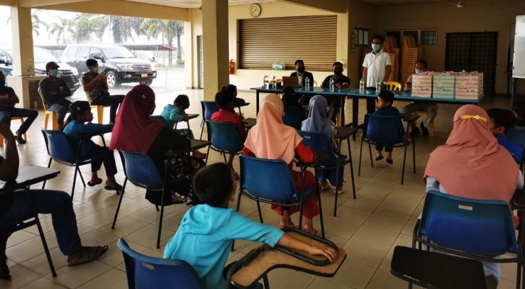 Tim Monitoring yang diketuai oleh Dr. Encik Abdul Hajar sedang menyampaikan modul belajar di ICC Ladang Kosma, Pahang. (Dok. Pribadi).