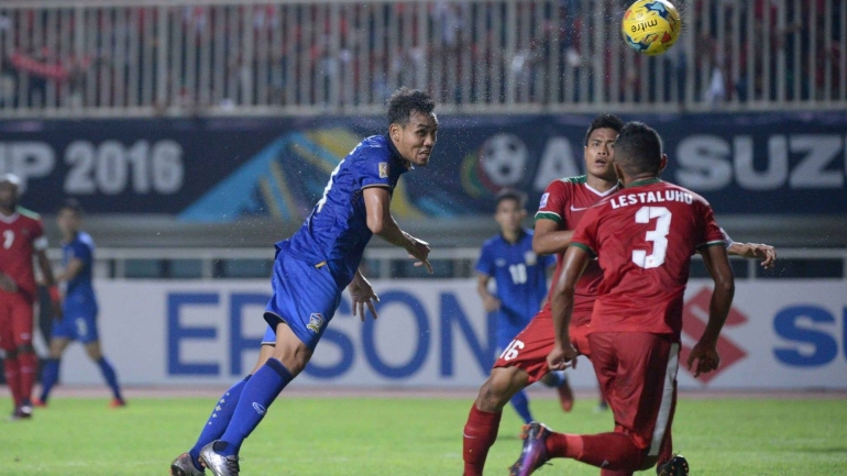 (Momen final Piala AFF Suzuki 2016 Indonesia vs Thailand/ sumber foto goal.com)