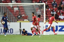 Striker Indonesia Ezra Walian (No. 7) pencetak gol pertama ke gawang Singapura dalam semi final leg kedua Piala AFF 2020 (25/12) (Sumber : kompas.com)