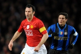 Javier Zanetti dalam laga Manchester United vs Inter Milan pada leg kedua babak 16 Besar Liga Champions 2008-2009 di Stadion Old Trafford, 11 Maret 2009. (Foto: AFP/GIUSEPPE CACACE via kompas.com)