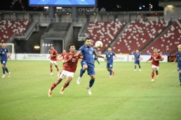 Penyerang timnas Indonesia, Dedik Setiawan, di leg pertama final Piala AFF 2020 di National Stadium Singapore, 29 Desember 2021.(Flona for KOMPAS.com)