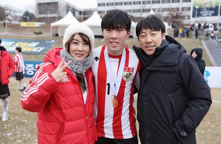 Shin Tae-yong tolak anak sendiri demi profesionalitas - Instagram @shin_jaewon77
