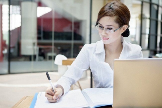 tips-buat-ibu-pekerja-agar-bahagia-di-rumah-dan-kantor-61cf2b9b06310e381e7ae423.jpg