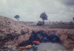 Kuburan massal korban gempa dan tsunami Aceh. Lokasi berada dekat pantai tidak jauh dari Makorem 012 (Dok. Firdaus Tanjung)