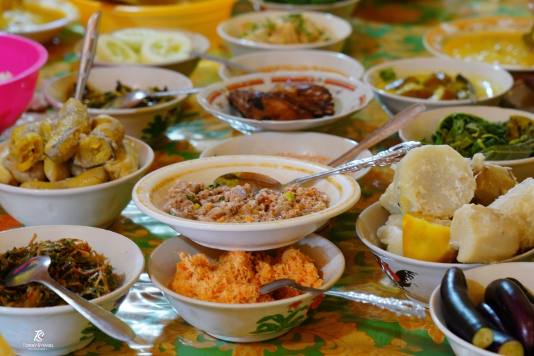 Kuliner khas dari Ternate. Sumber: Dokumentasi pribadi