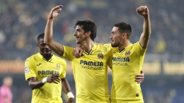 Pemain Villarreal merayakan gol ke gawang Levante. (via archysport.com)